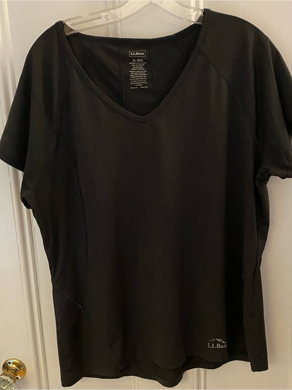 L. L. Bean T-Shirt Women XL Gray V-neck Performance Minimalist Outdoor Sporty